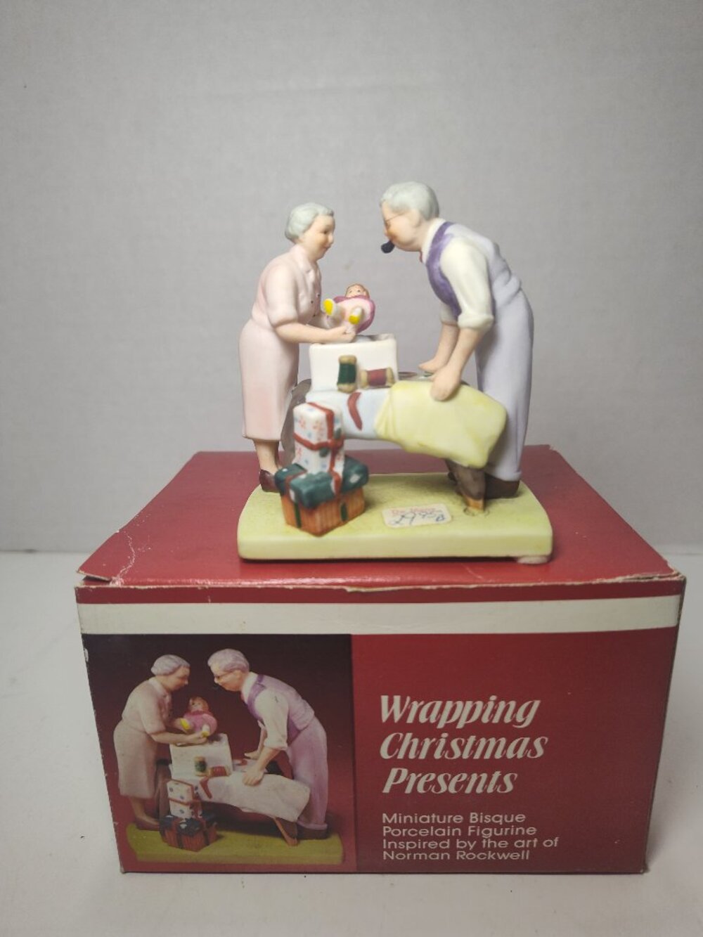 Norman Rockwell "Wrapping Christmas Presents" Museum Minatures 1987 Figurine Box